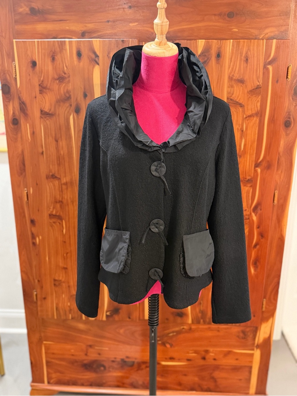 Jane and John Tricotto Black Ruffle-Collar Blazer with Patch Pockets Size XL - Picture 2 of 16